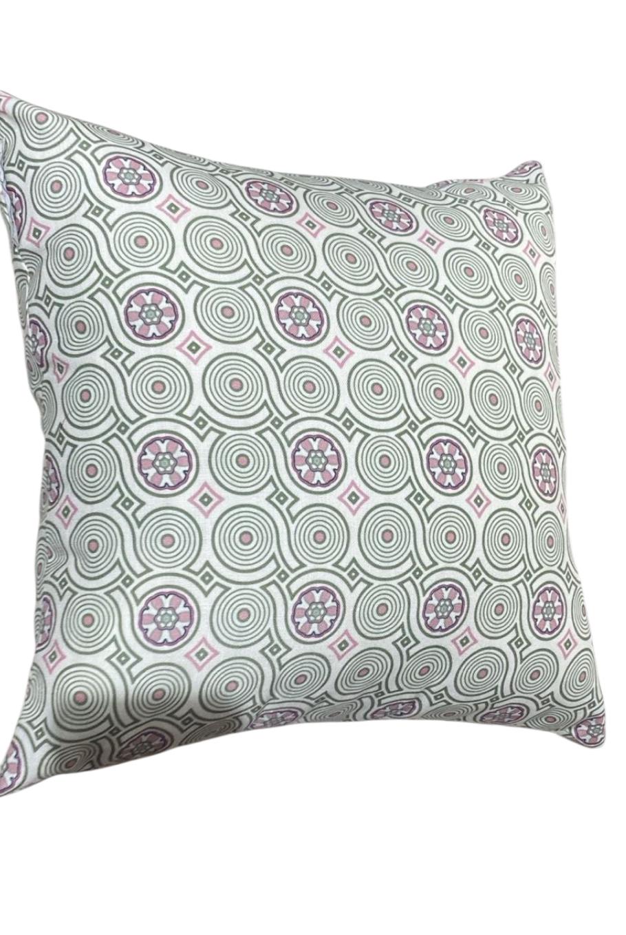 Catalina Estrada 1 Estrellas Green Cushion