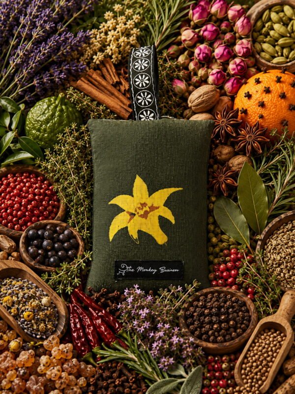 Spicy Scent Bag – Oud & Amber
